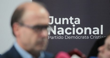 Undurraga acorralado: crecen las señales de que la DC se encamina a apoyar a Jeannette Jara