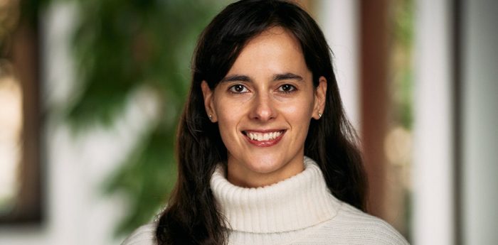 Carissa Véliz, filósofa: “Muchos adolescentes ni siquiera imaginan cómo es vivir con privacidad”