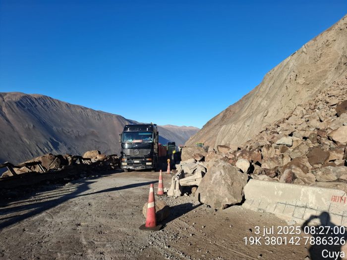MOP rehabilita tránsito restringido en Cuesta Chinchorro tras derrumbe