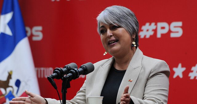 Jara pone freno a la ansiedad por su comando y marca contraste con Matthei