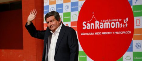 Libertad vigilada, millonaria multa y adiós a casa en La Reina: la condena al exalcalde de San Ramón