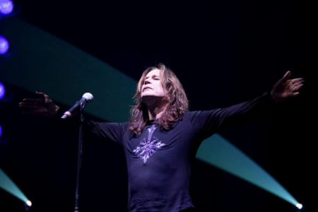 Ozzy Osbourne, cantante de Black Sabbath, muere a los 76 años