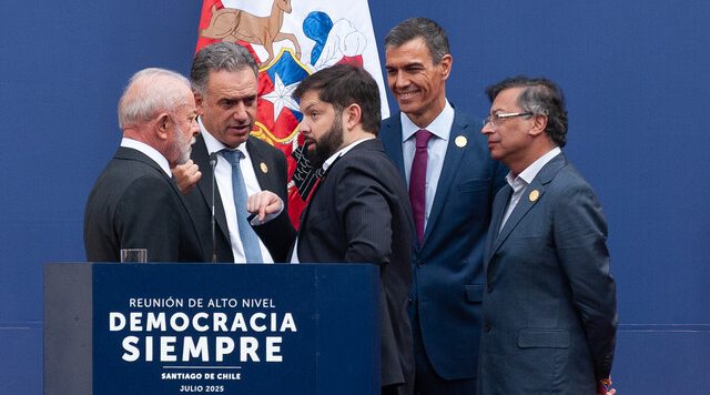“Pasar a la ofensiva” frente a “internacional del odio”: el llamado de Boric, Lula, Sánchez y Petro