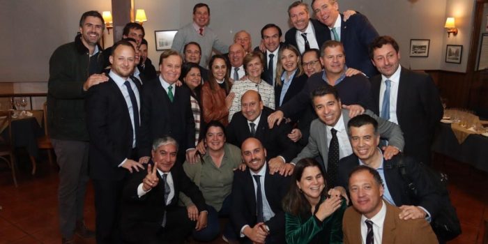 Tras cita con Matthei Chile Vamos refuerza llamado al "centro" y a marcar diferencias con Kast