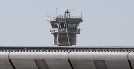 Falla en sistema radar afecta operación de tránsito aéreo en Santiago: se reportan demoras en vuelos