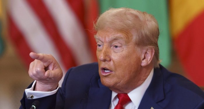 Trump amenaza a Brasil por juicio contra Bolsonaro: anuncia aranceles del 50%
