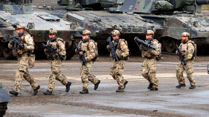 Recuperar el servicio militar y hacerlo obligatorio gana adeptos en Europa