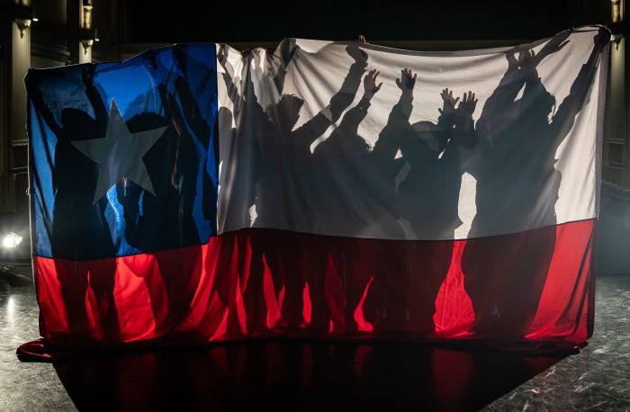 Obra “Ser extranjero en Chile” en Peñalolén