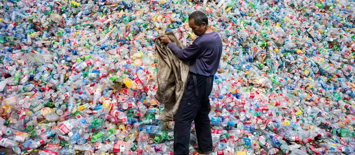 Inundados de plásticos: su producción, sin freno a la vista