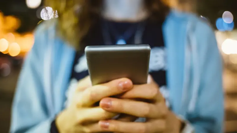 Exnovio me acosaba, entré a app de citas seguras y terminaron filtrando mi dirección personal