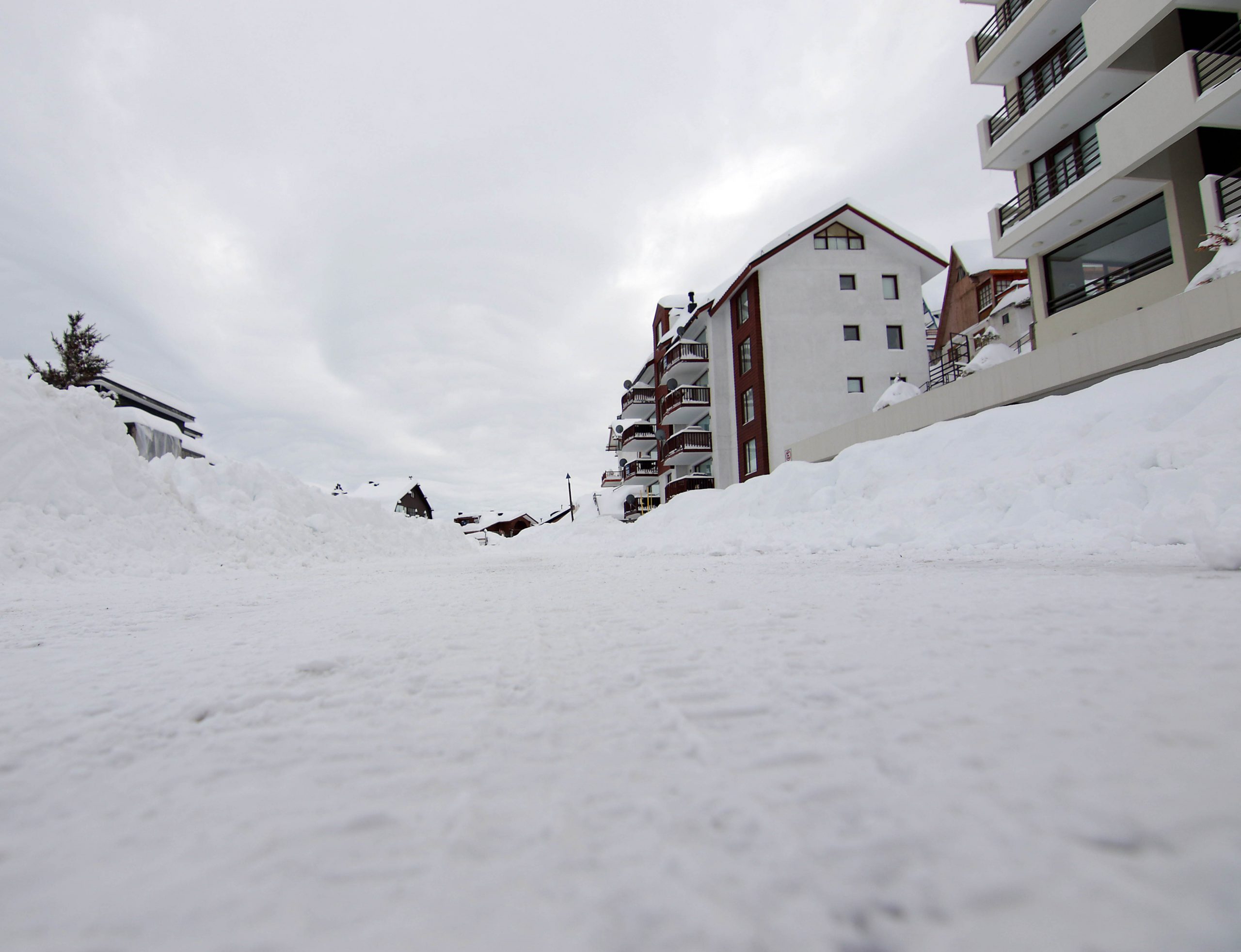 Para hacer caja: Gobierno pondrá en venta refugio fiscal ubicado en La Parva