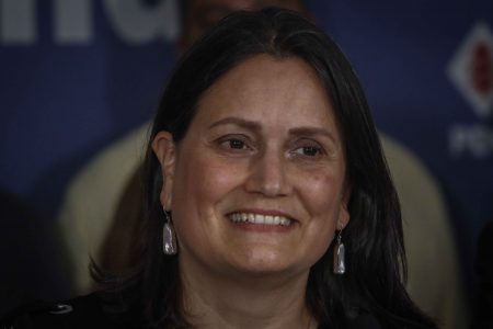 Vocera de Jara pide evitar autogoles, para no "tener que aclarar" errores
