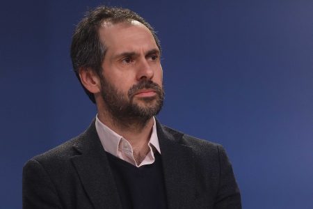 Ministro Grau se defiende de críticas: "El país sabe de mi trabajo"