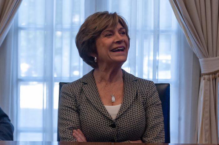 Matthei apuesta por el centro: catalogar a “chilenos como de derecha o izquierda no tiene sentido”