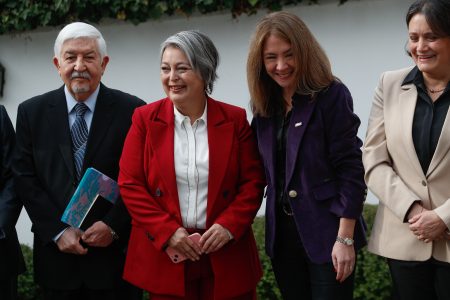 Jeannette Jara se reúne con la CPC y adelanta que hay "varios puntos en común"