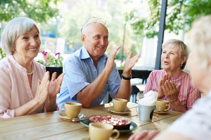 Amistad: un bien esencial que no puede perderse en la tercera edad