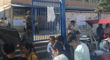 Elecciones en Bolivia: Reportan explosión cerca de local de votación de candidato presidencial