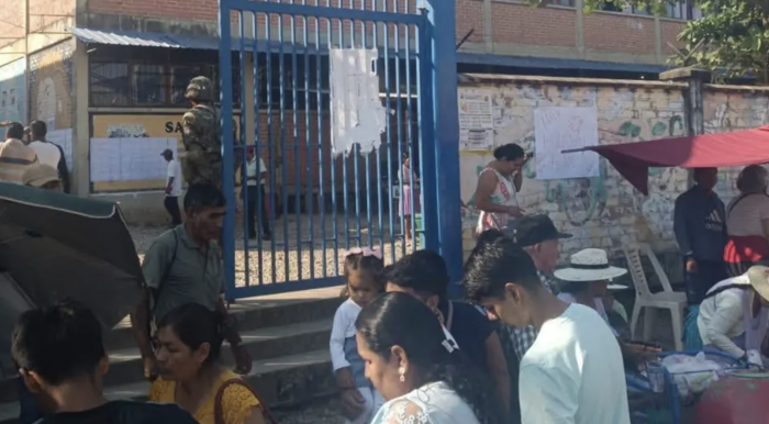 Elecciones en Bolivia: Reportan explosión cerca de local de votación de candidato presidencial