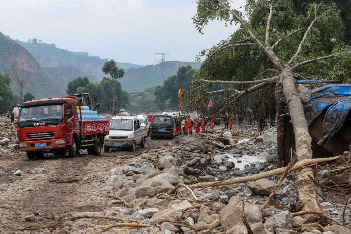 Sube a 15 cifra de muertos por torrentes de montaña en provincia china de Gansu