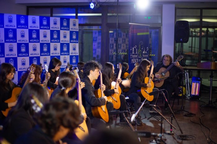 Conjunto de Guitarras Newén en Isla Negra