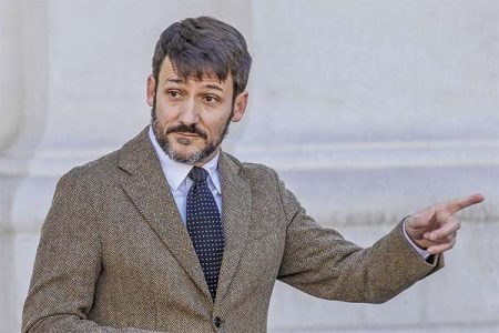 Ministro Pardow: "Si las pólizas cubren multas del CEN, deben devolver los dineros"