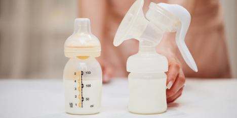 Cómo almacenar correctamente la leche materna: consejos para conservarla segura y nutritiva