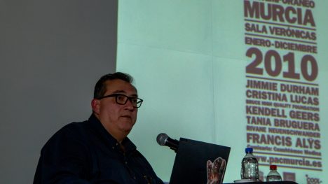 Curador mexicano en Antofagasta: la bienal como mapa transformable del arte contemporáneo
