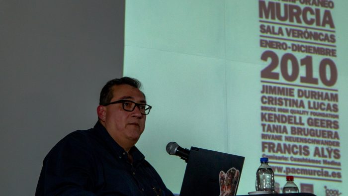 Curador mexicano en Antofagasta: la bienal como mapa transformable del arte contemporáneo