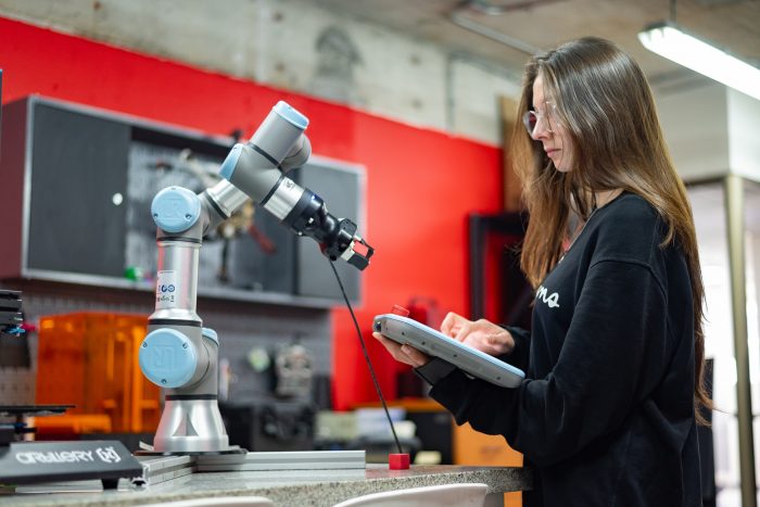 Mujeres en Ciencia y Tecnología: encuentro en Concepción busca reducir la brecha en STEM