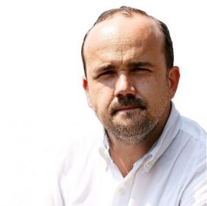 Experto en derecho ambiental, y "preocupante" propuesta de Kast: "Representa negacionismo climático"
