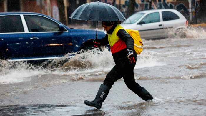Santiago se prepara para lluvias intensas, nieve y un brusco descenso térmico