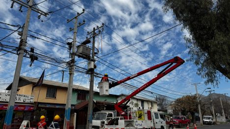 Pronóstico de lluvia y viento en la RM: conoce los canales de Enel para reportar emergencias
