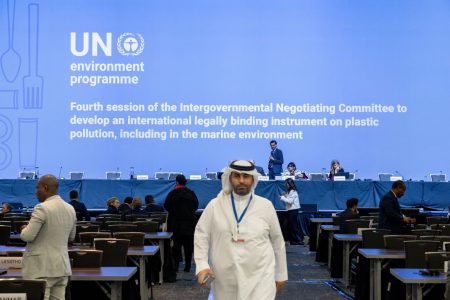 Triunfa lobby petrolero: EE.UU., Rusia y Estados del Golfo frenan pacto mundial sobre el plástico