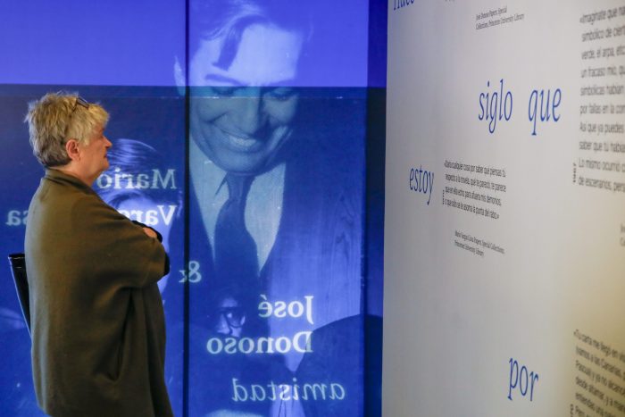Muestra “Mario Vargas Llosa y José Donoso: una amistad postal”