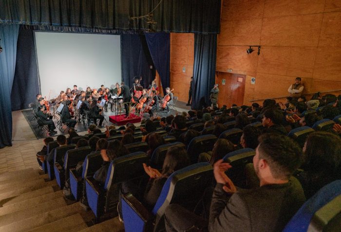 Orquesta de Cámara del Teatro Municipal de Santiago ofreció concierto en Padre Hurtado
