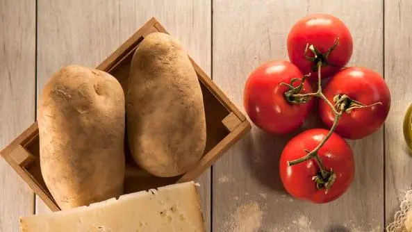 La hazaña evolutiva que dio origen a las papas (y por qué no existirían sin los tomates)