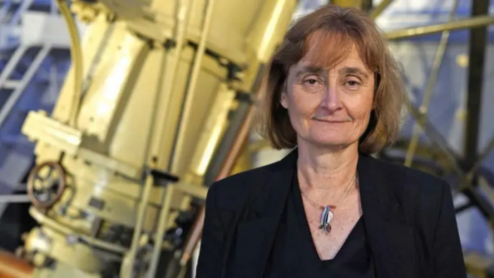 Michele Dougherty: la primera mujer en ocupar un cargo con 350 años de historia