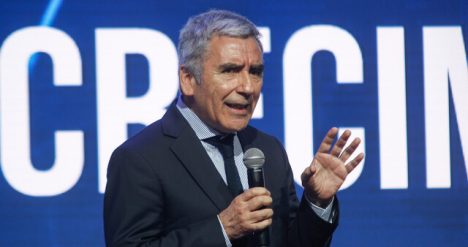 Carlos Peña dice que Kast mostró "rendija autoritaria" y ánimo de gobernar por decreto