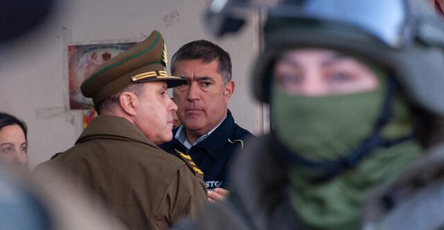 Profesor del INBA rociado con bencina: Desbordes anuncia querella y promete perseguir a violentistas