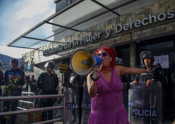 Eliminar los ministerios de la Mujer: experta asegura que es un retroceso de 70 años