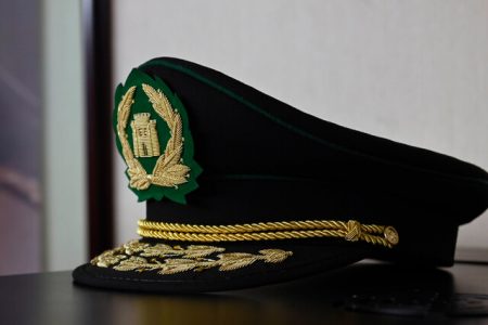 Gobierno ratifica al coronel Rubén Pérez al mando de Gendarmería en medio de crisis institucional