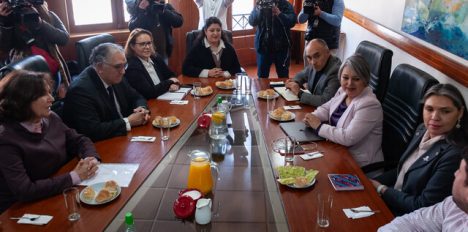 "Tenemos un cuento": la DC pone sobre la mesa su equipo programático para Jara