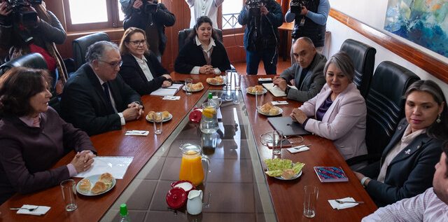 “Tenemos un cuento”: la DC pone sobre la mesa su equipo programático para Jara