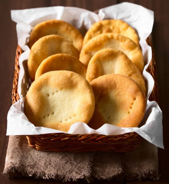 Sopaipillas: del antojo invernal al legado cultural chileno