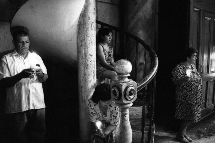 Artista chileno expone en Viena serie fotográfica sobre rituales nortinos