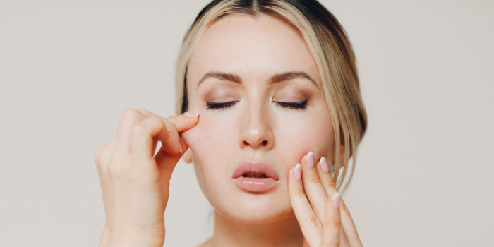 Cómo el yoga facial puede cambiar tu piel (y tu rutina de autocuidado)
