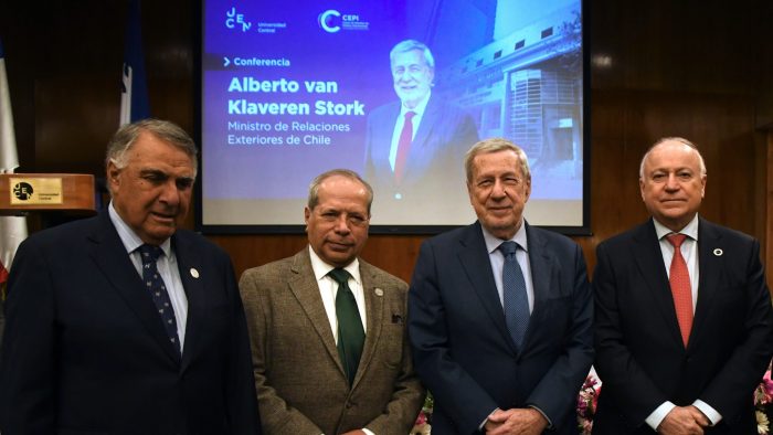 Canciller Van Klaveren: “Necesitamos más reflexión para enfrentar convulsa realidad internacional”