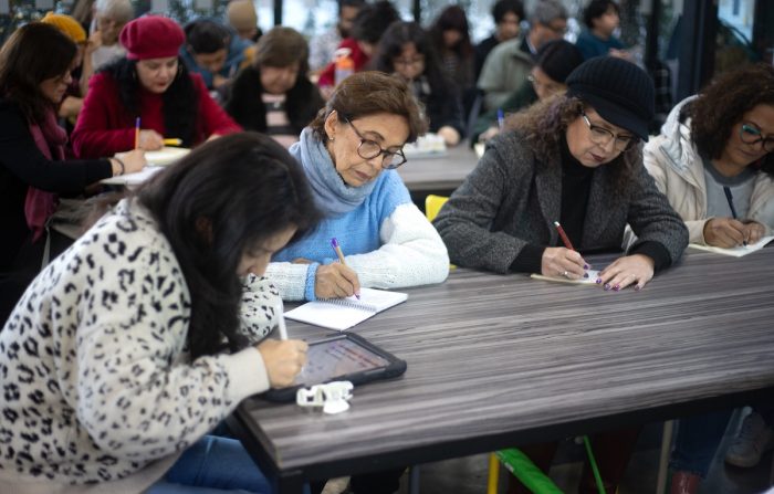 Proyectan el futuro de la creación literaria en voz de mujeres