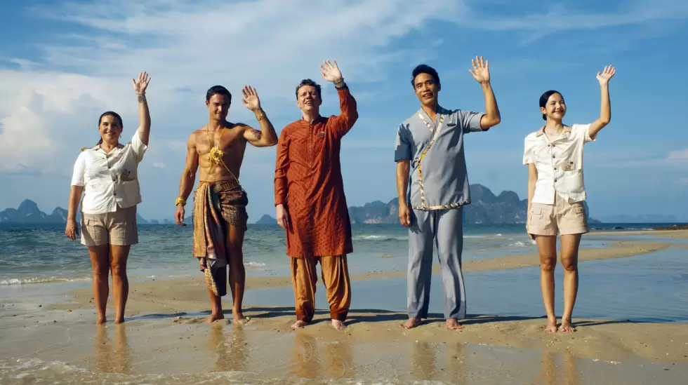 Compositor chileno gana un Emmy por música de serie "The White Lotus"