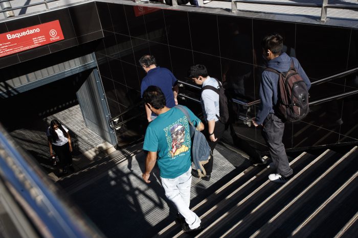 Metro de Santiago implementa operación parcial en Línea 1: revisa el estado de la red